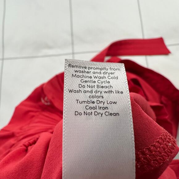 Athleta Shorts Womens 4 Red Skyline Belted Paperbag Waist Stretch Travel Casual - Picture 6 of 12